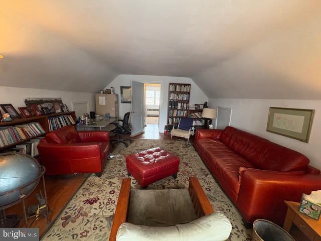 3538 Rhoads Ave Property Photo 2