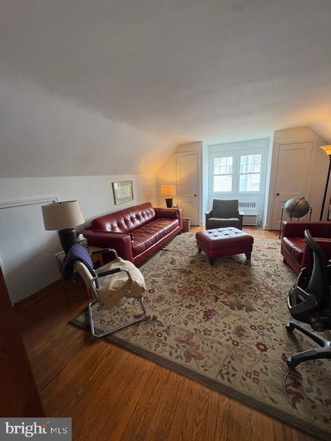 3538 Rhoads Ave Property Photo 3