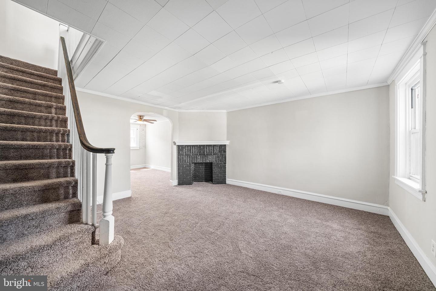128 Whitely Ter Property Photo 5