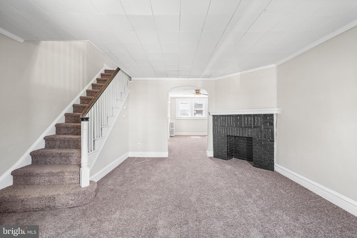 128 Whitely Ter Property Photo 6