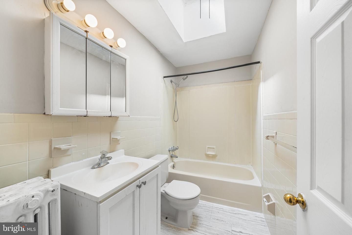 128 Whitely Ter Property Photo 19