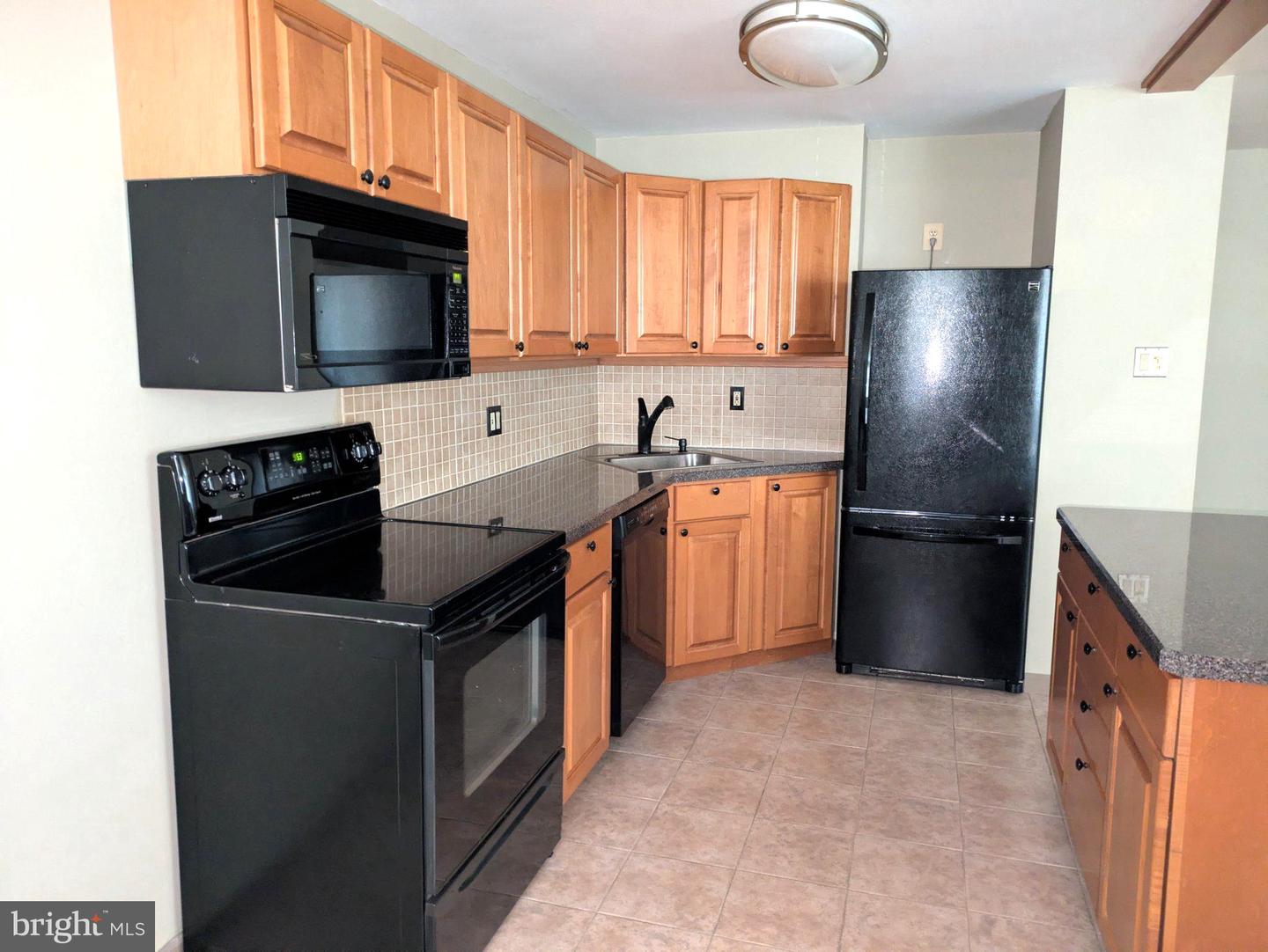 100 Glenolden E #u-20 Property Photo 3