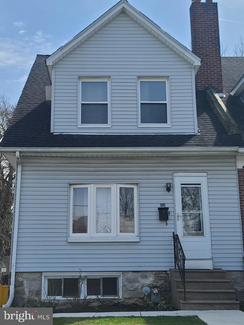 920 Bedford Ave Property Photo 2