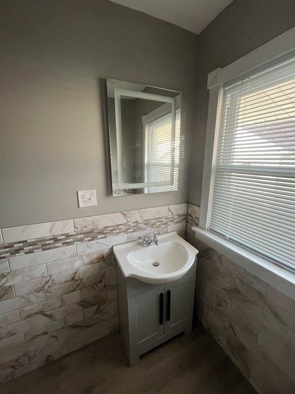 209 E Winona Ave Property Photo 9