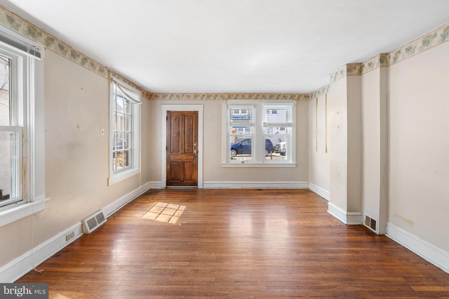 59 N Penn St Property Photo 4