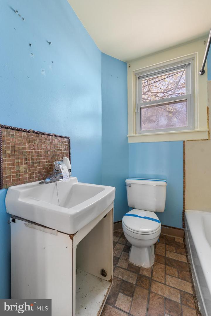 59 N Penn St Property Photo 17