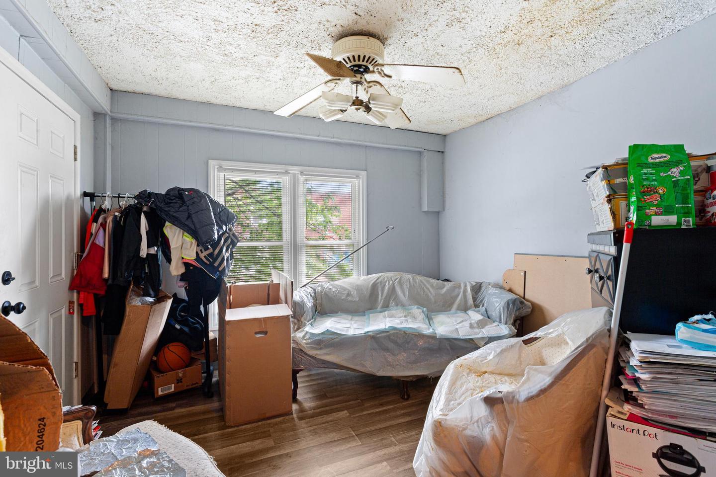 223 Long Ln Property Photo 5
