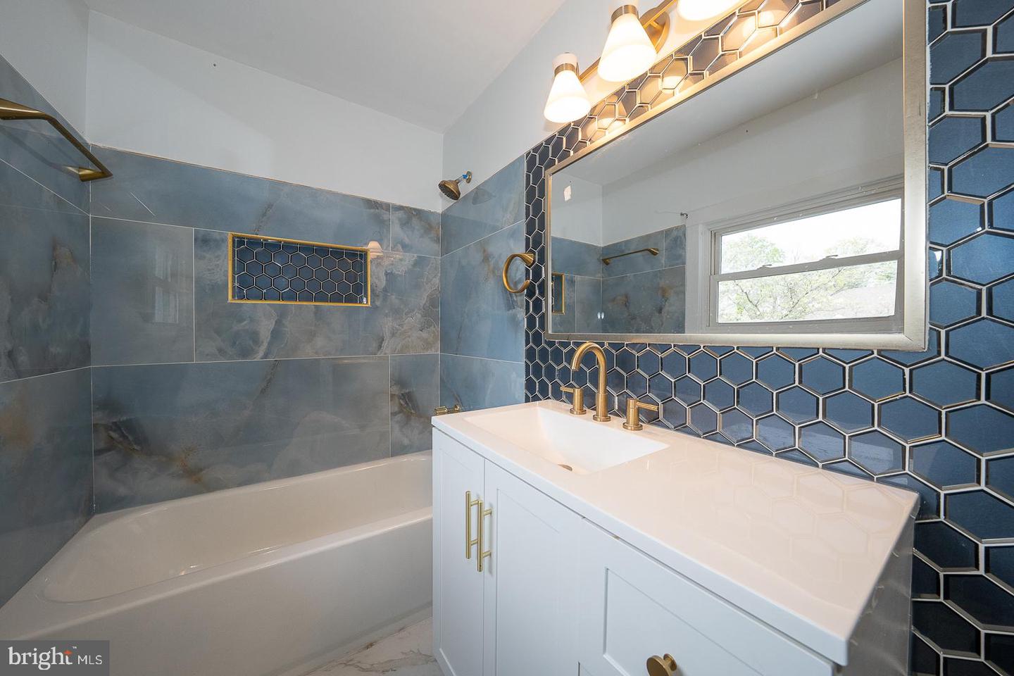 3638 Rosemont Ave Property Photo 49