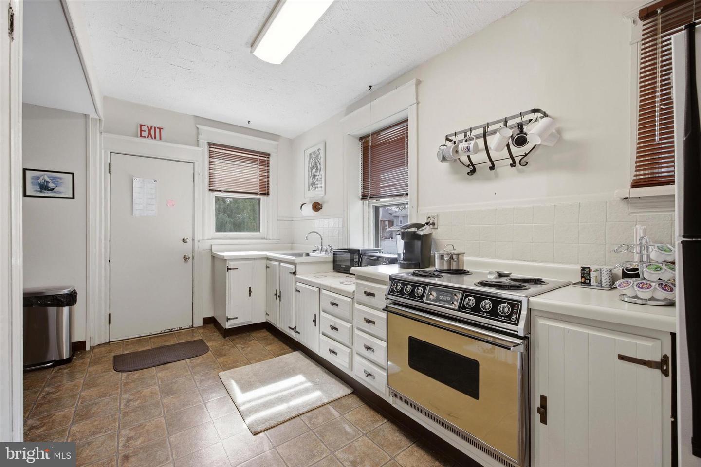 502 Darby Rd Property Photo 17