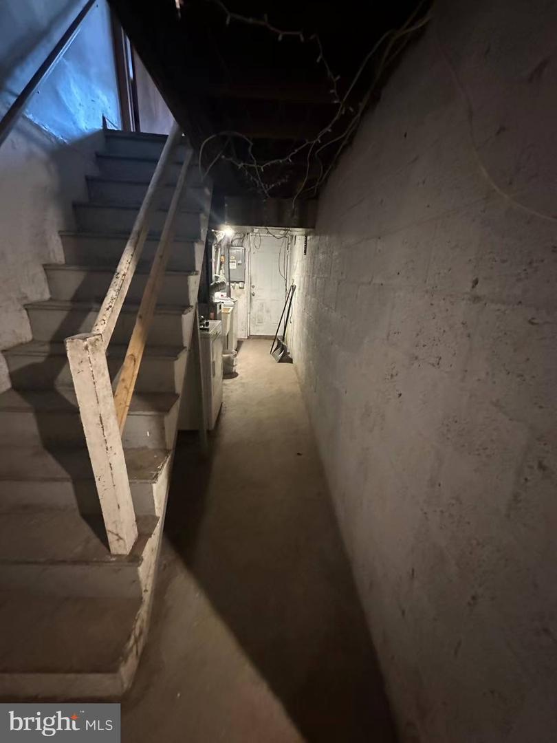 2019 Delmar Dr Property Photo 3