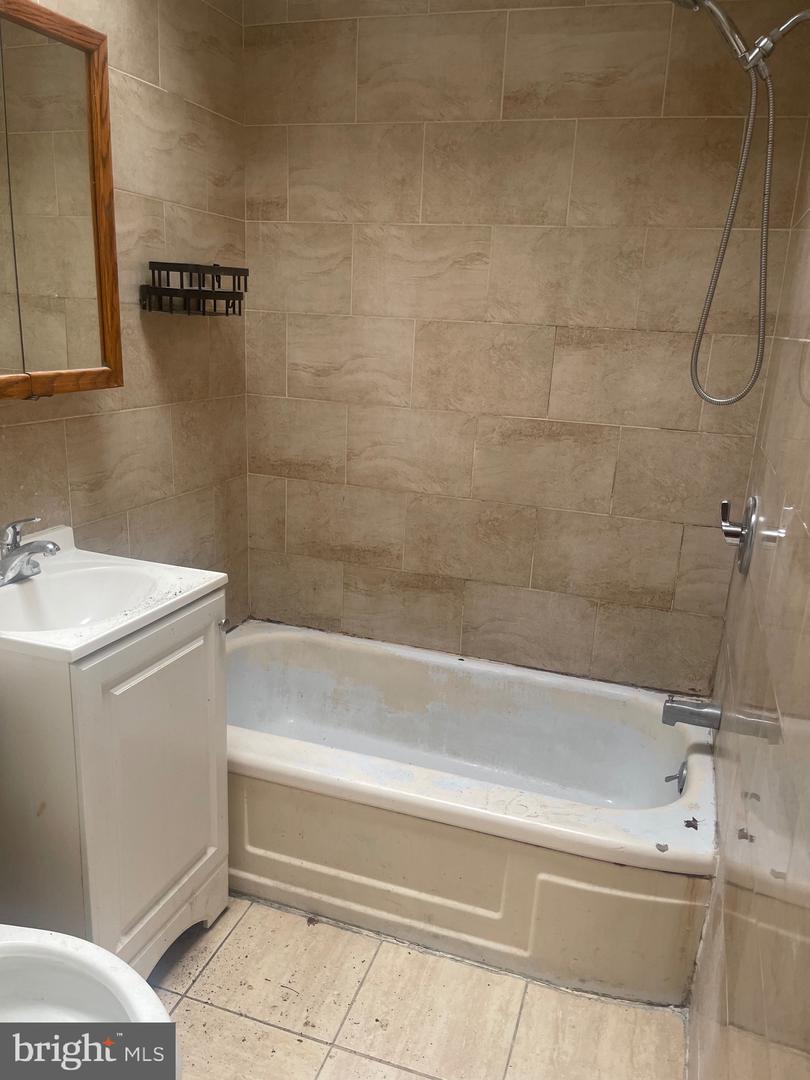 2019 Delmar Dr Property Photo 8