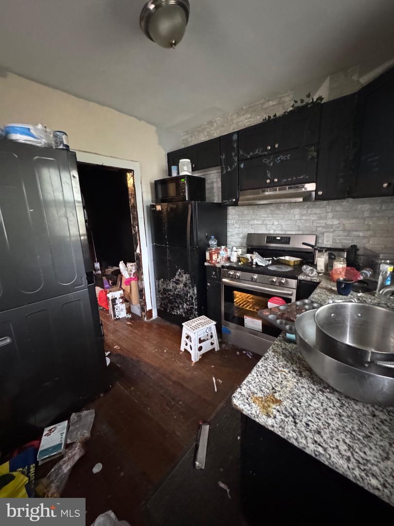 128 St Charles St Property Photo 7