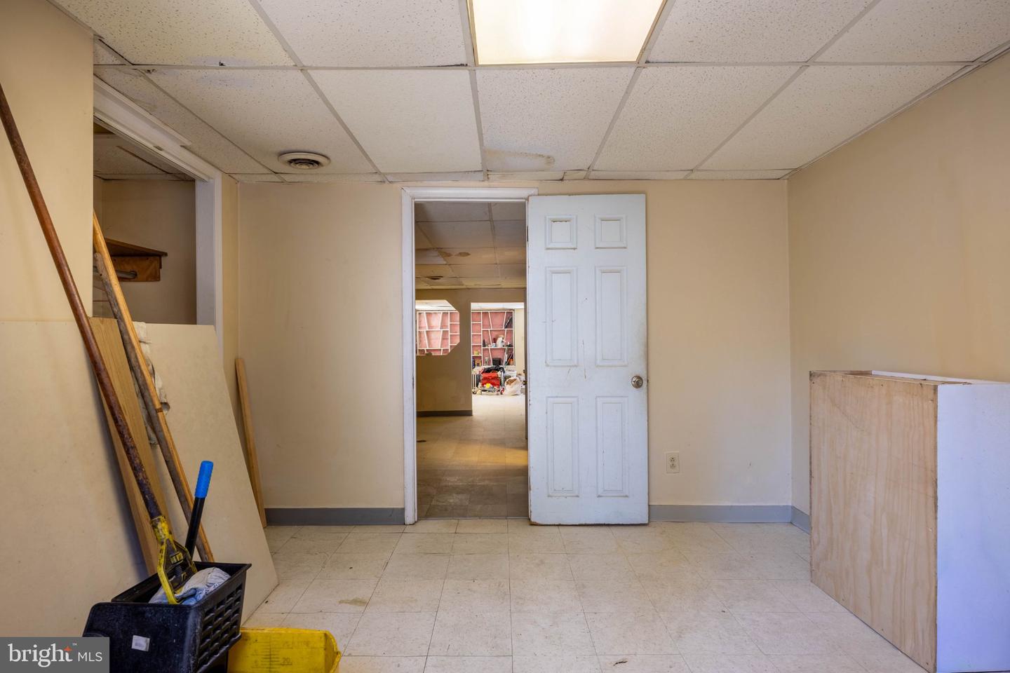 109 Long Ln Property Photo 5
