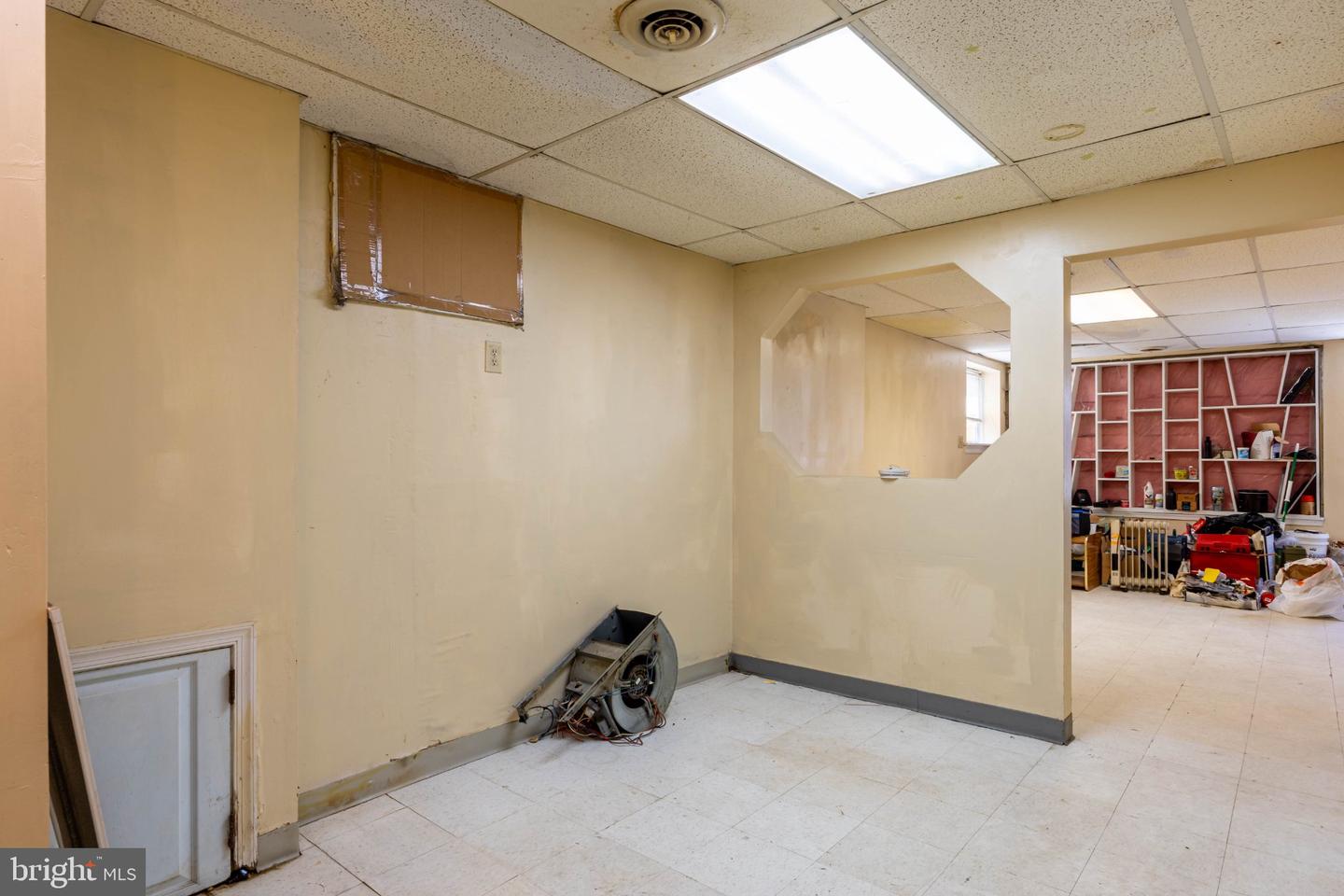 109 Long Ln Property Photo 9