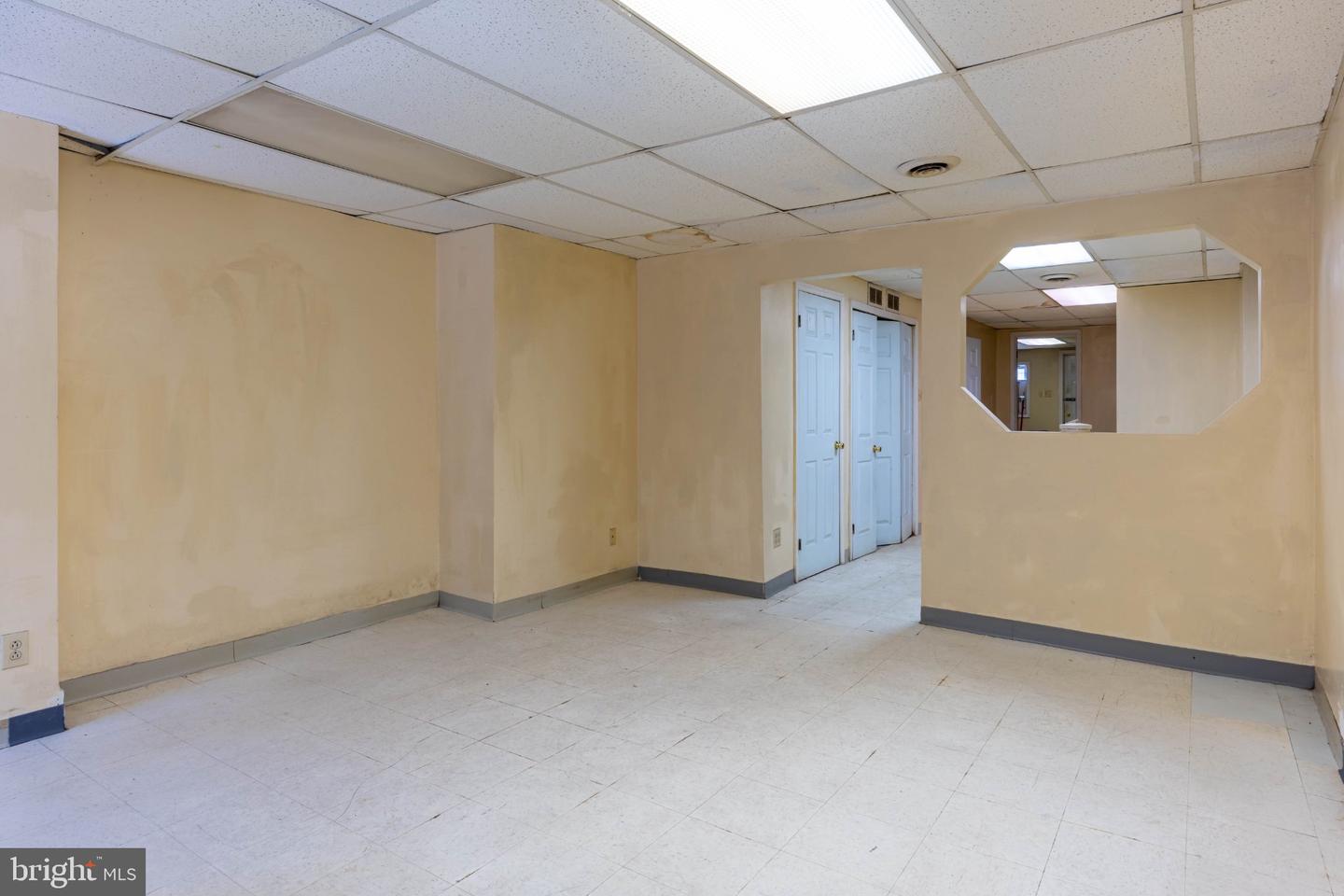 109 Long Ln Property Photo 11