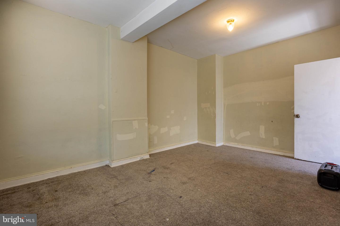 109 Long Ln Property Photo 14