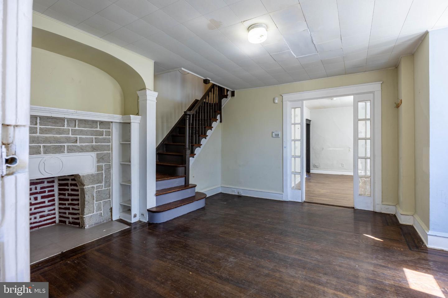 109 Long Ln Property Photo 15