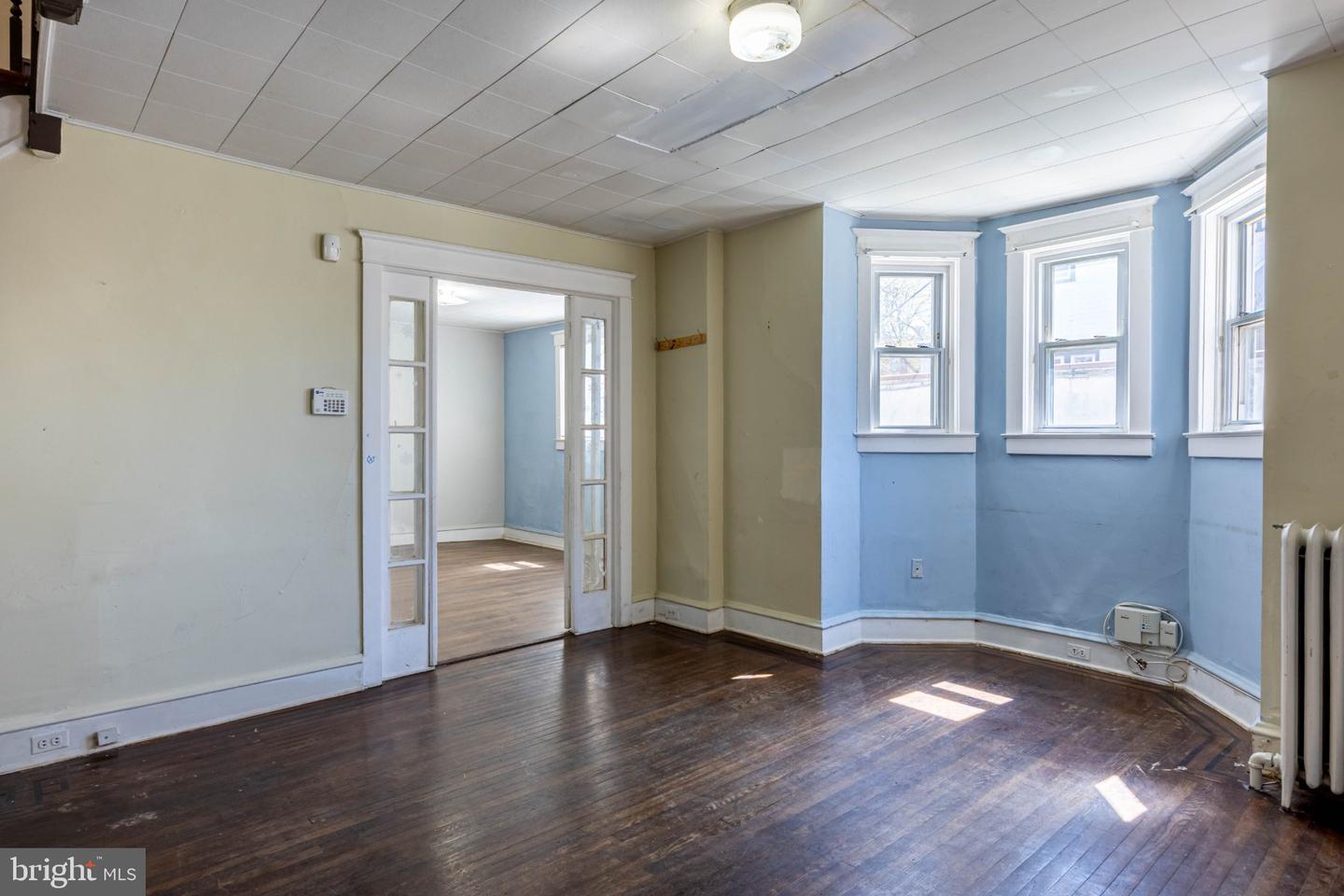 109 Long Ln Property Photo 17