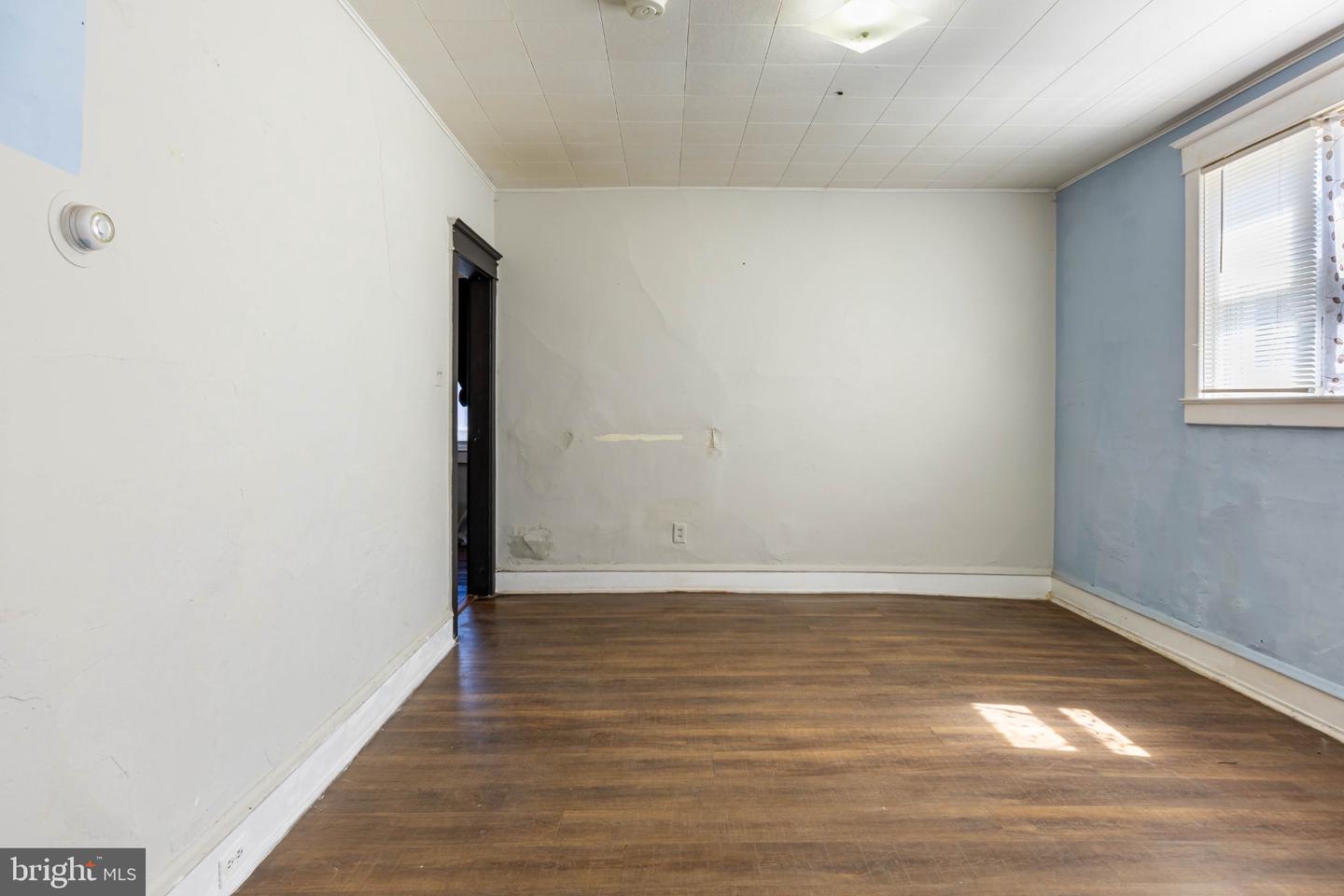 109 Long Ln Property Photo 18