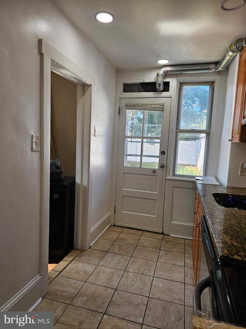 40 N Penn St Property Photo 6