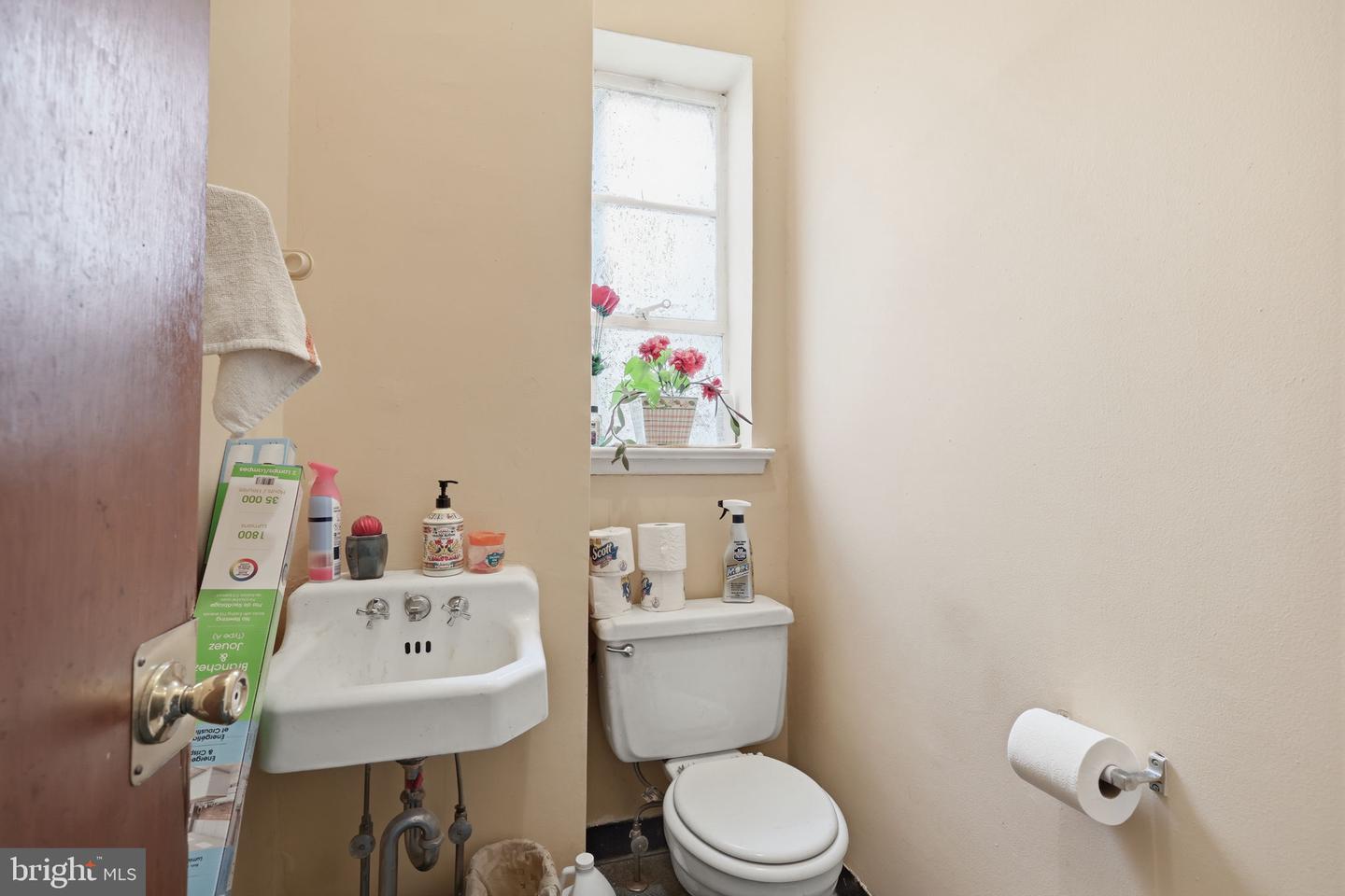 6933 Ludlow St Property Photo 9