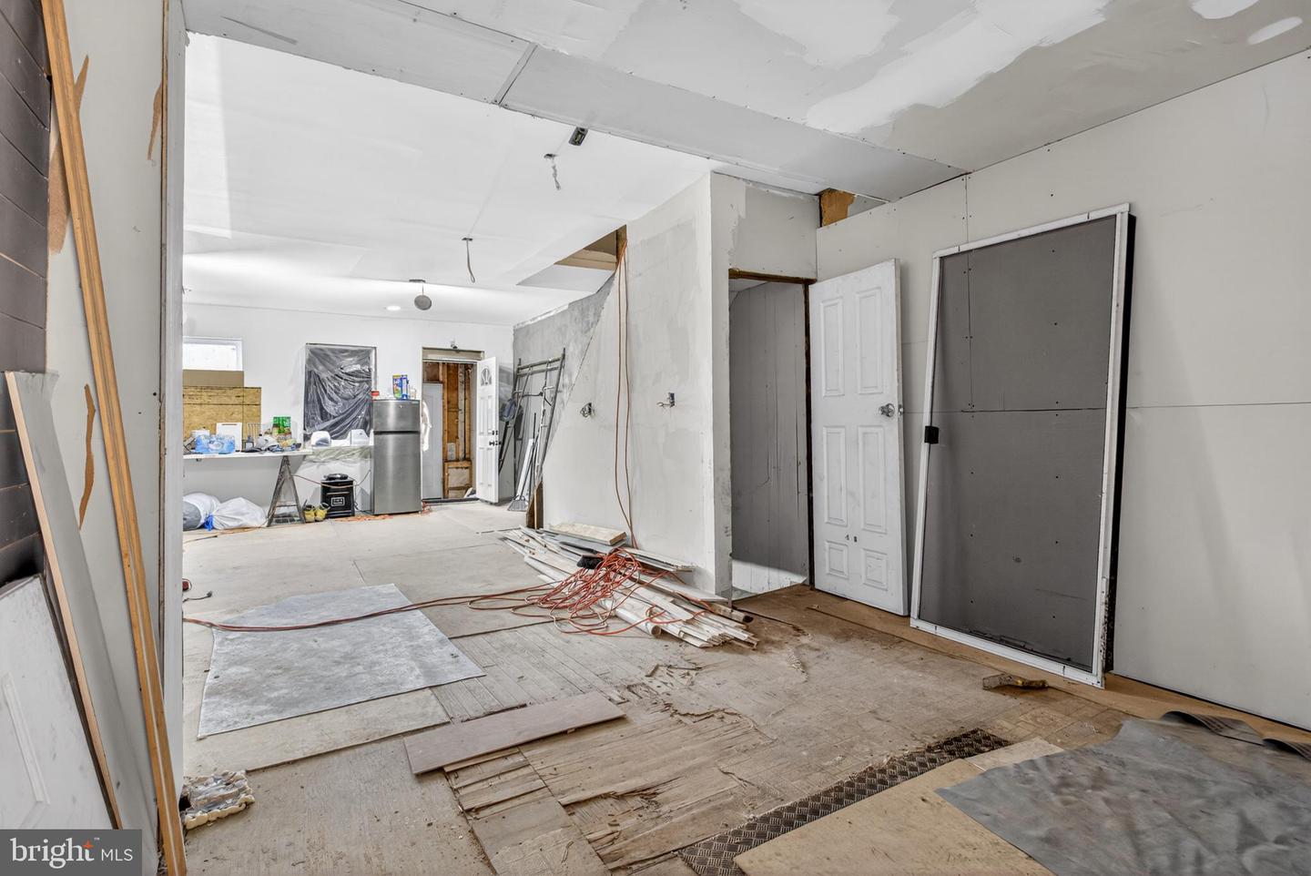 1141 Thomas St Property Photo 11