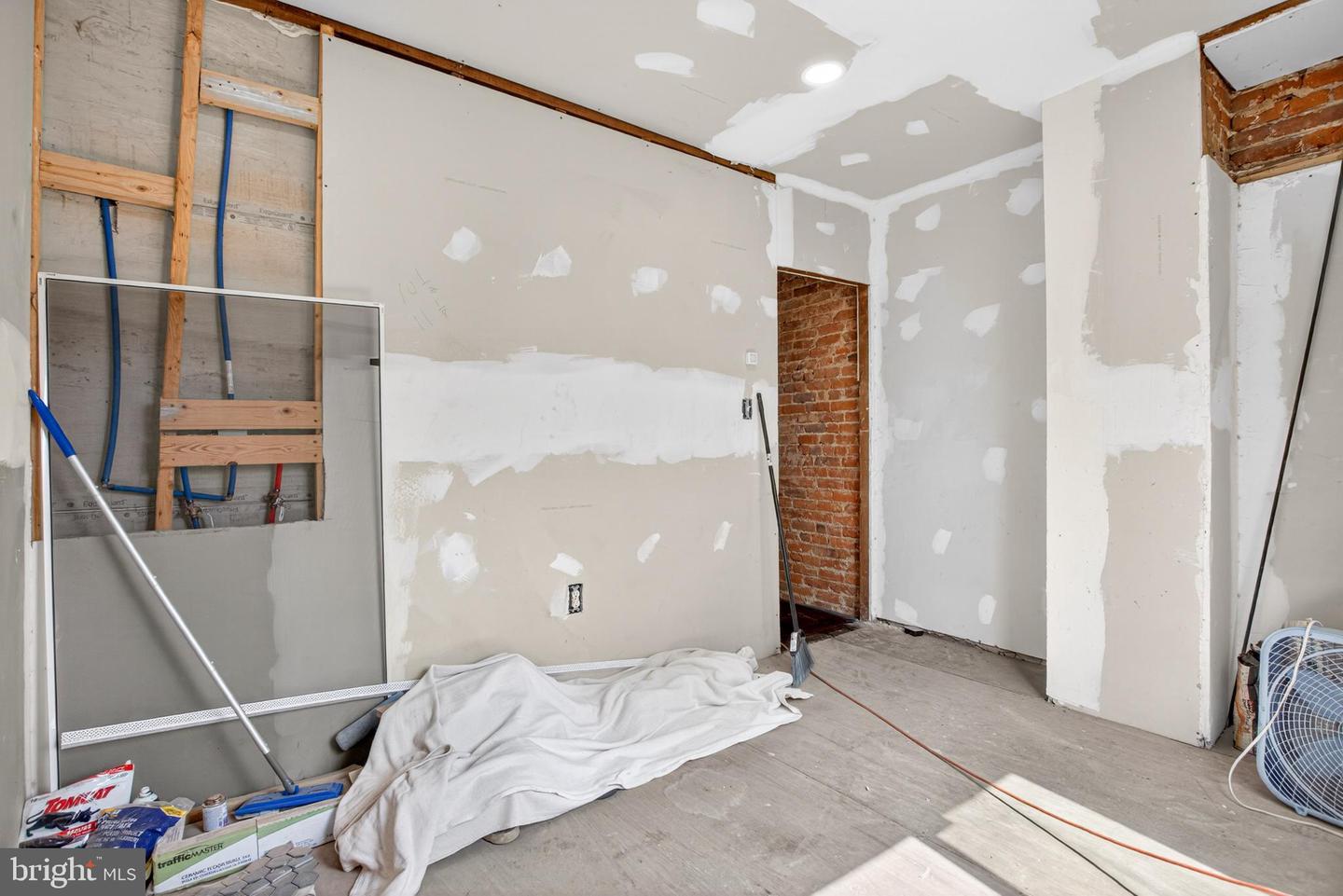 1141 Thomas St Property Photo 17