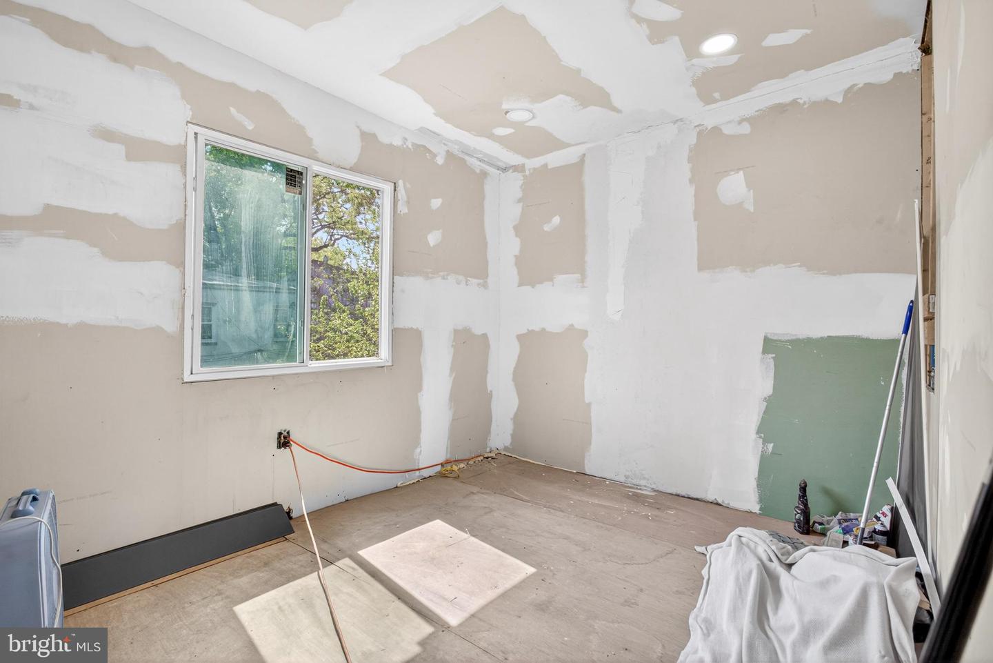 1141 Thomas St Property Photo 18