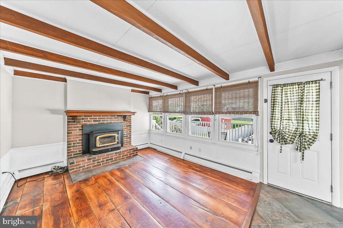 225 Chestnut St Property Photo 17