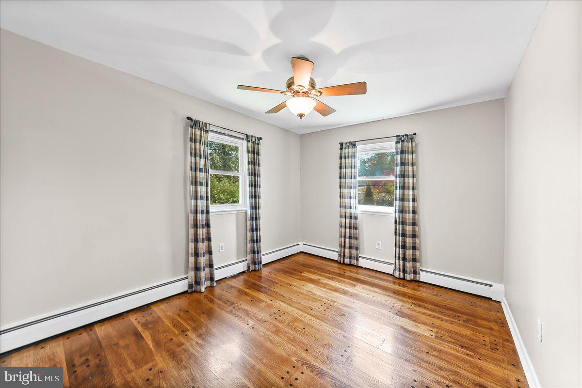 225 Chestnut St Property Photo 29