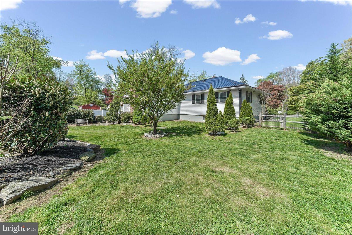 225 Chestnut St Property Photo 40