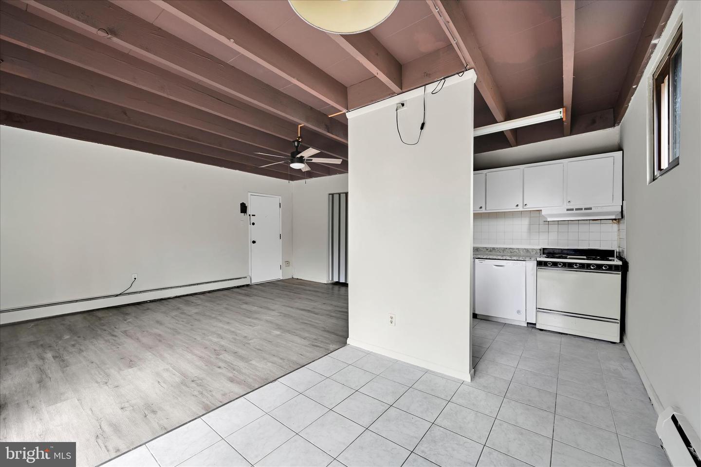 100 E Glenolden Ave #p12 Property Photo 8
