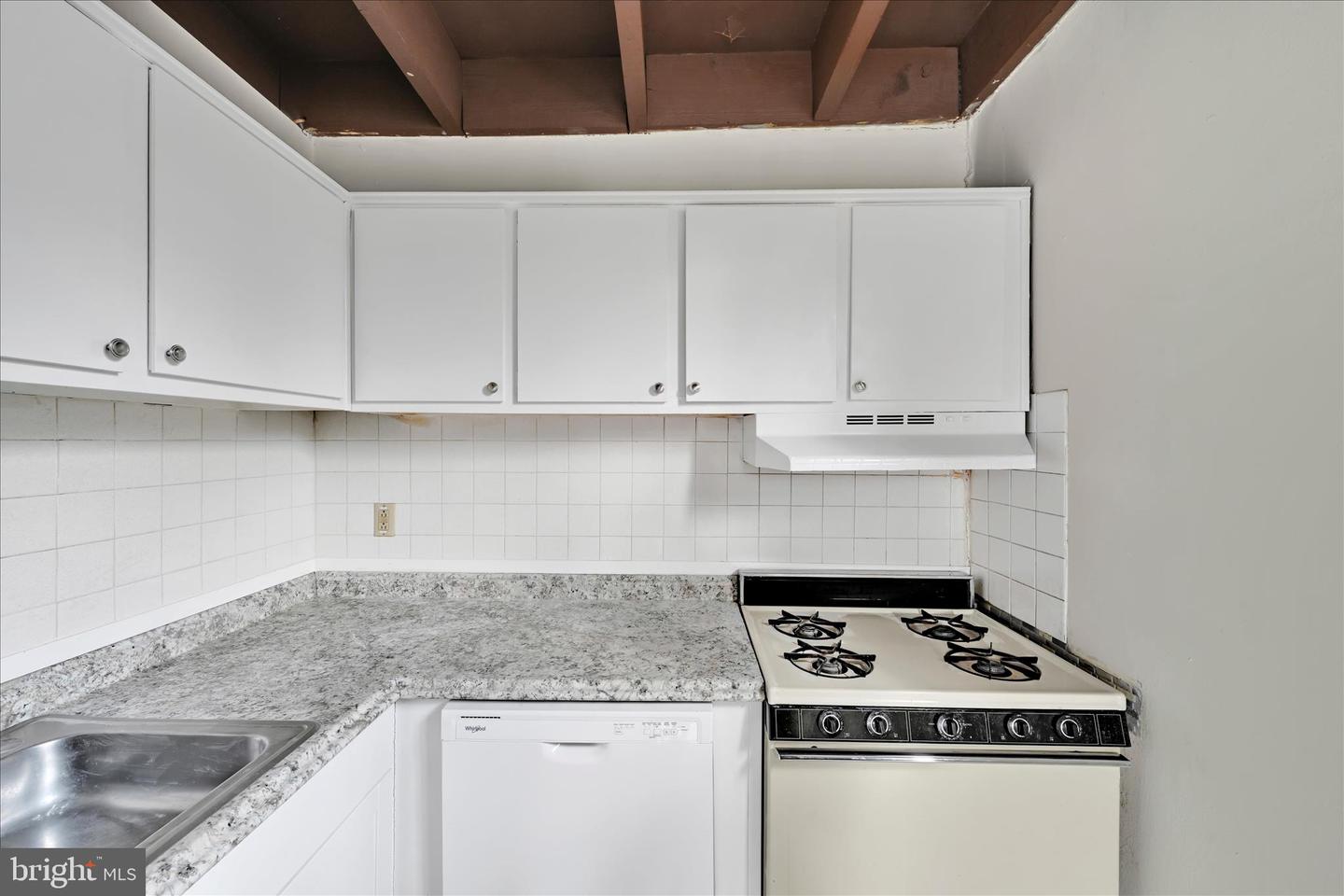 100 E Glenolden Ave #p12 Property Photo 11