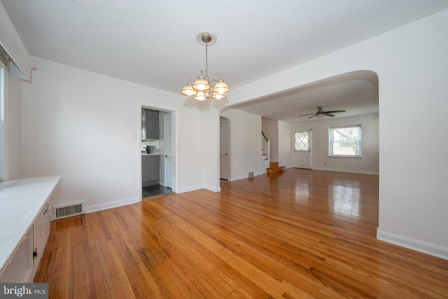 1305 Center Rd Property Photo 10