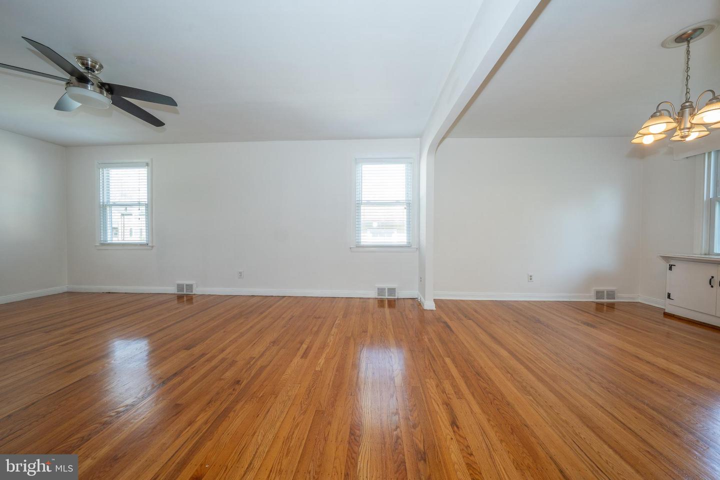 1305 Center Rd Property Photo 12