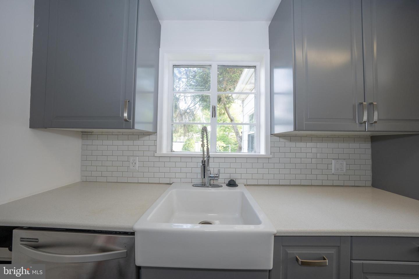 1305 Center Rd Property Photo 16