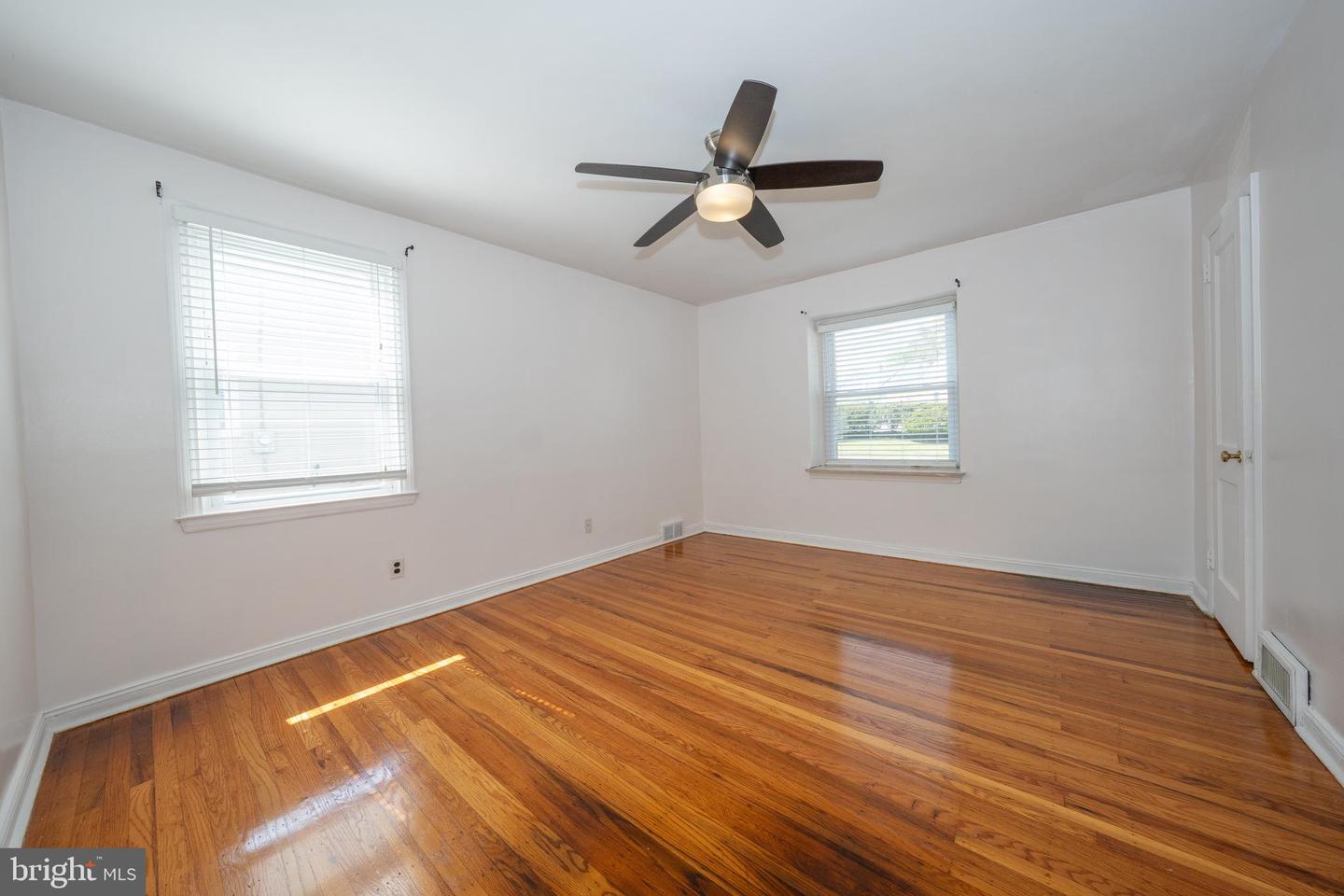 1305 Center Rd Property Photo 20