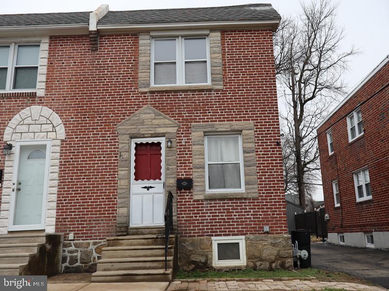 1607 Washington Ave Property Photo 1