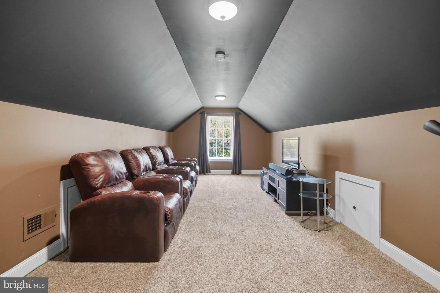 809 Shavertown Rd Property Photo 44