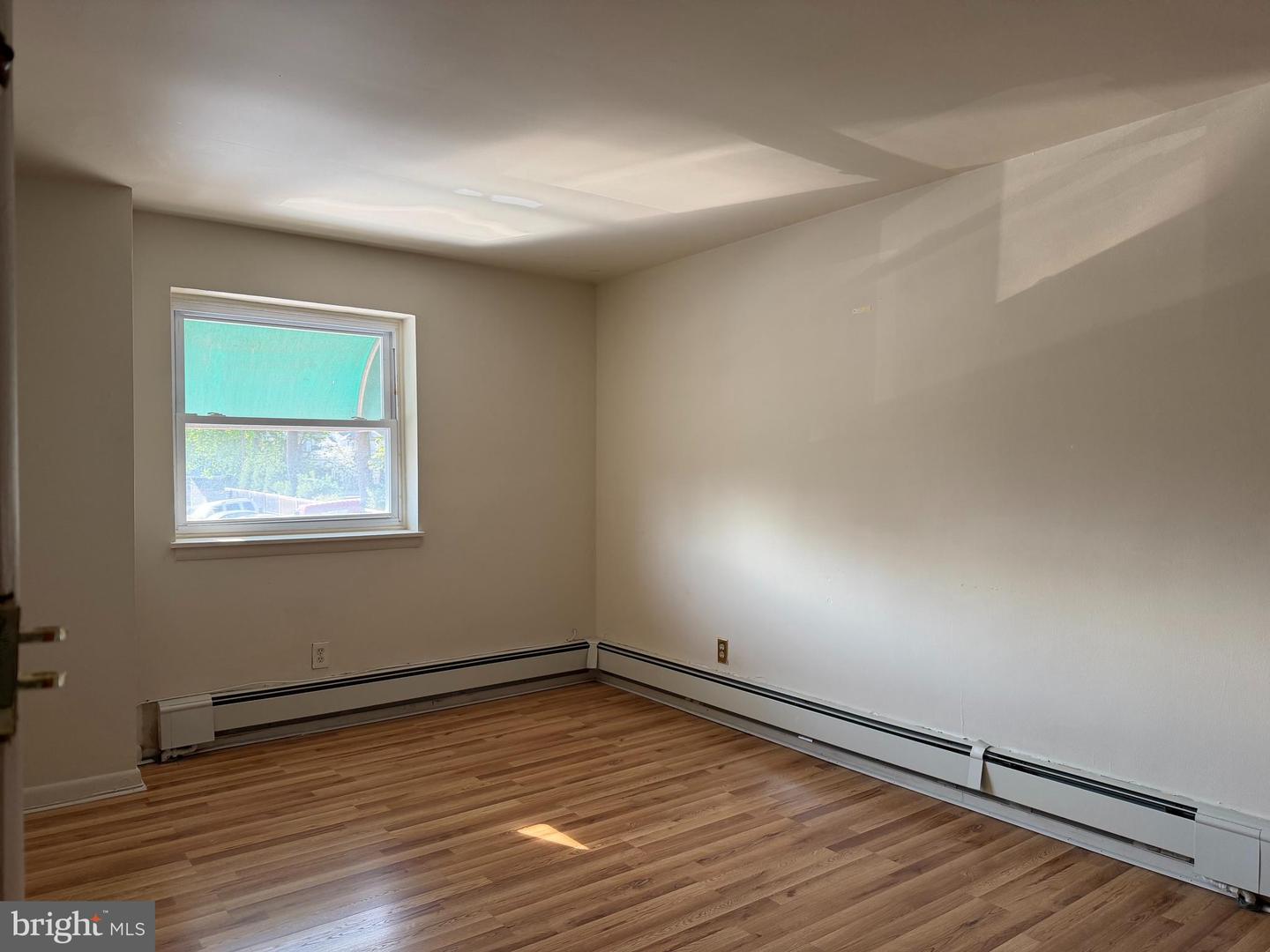 805 W Chester Pike #rear (2nd Floor) Property Photo 6