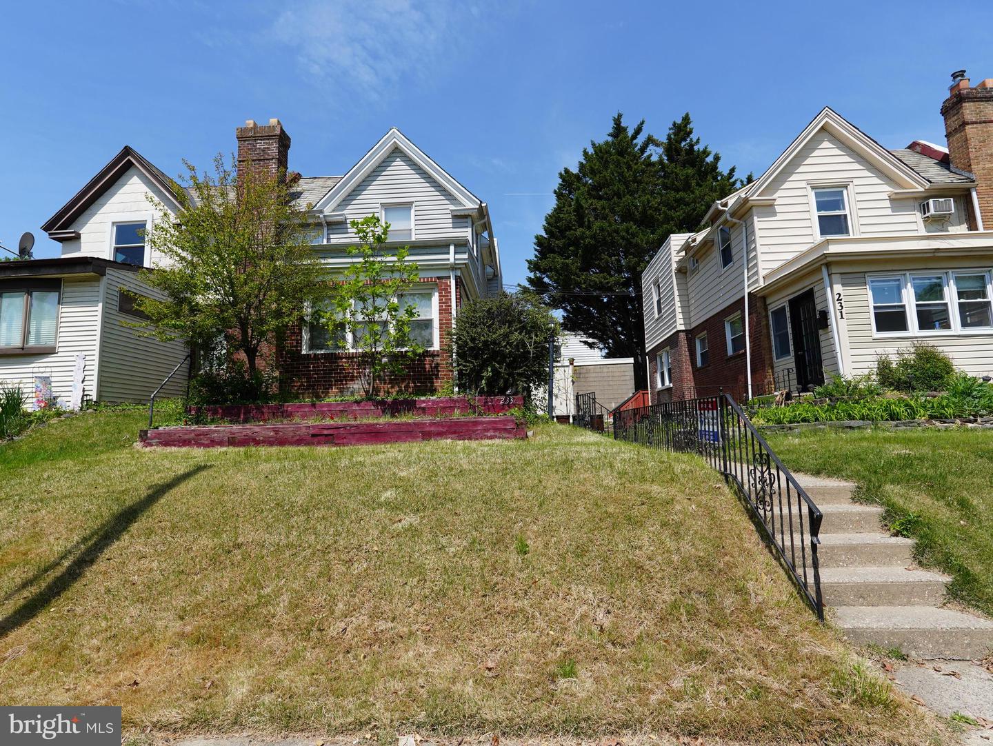 233 W ALBEMARLE AVE