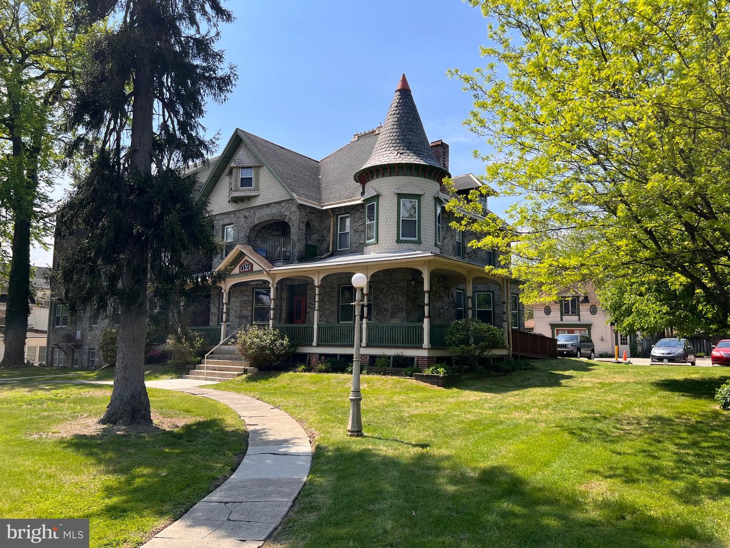 192 N Lansdowne Ave ##b1 Property Photo 1