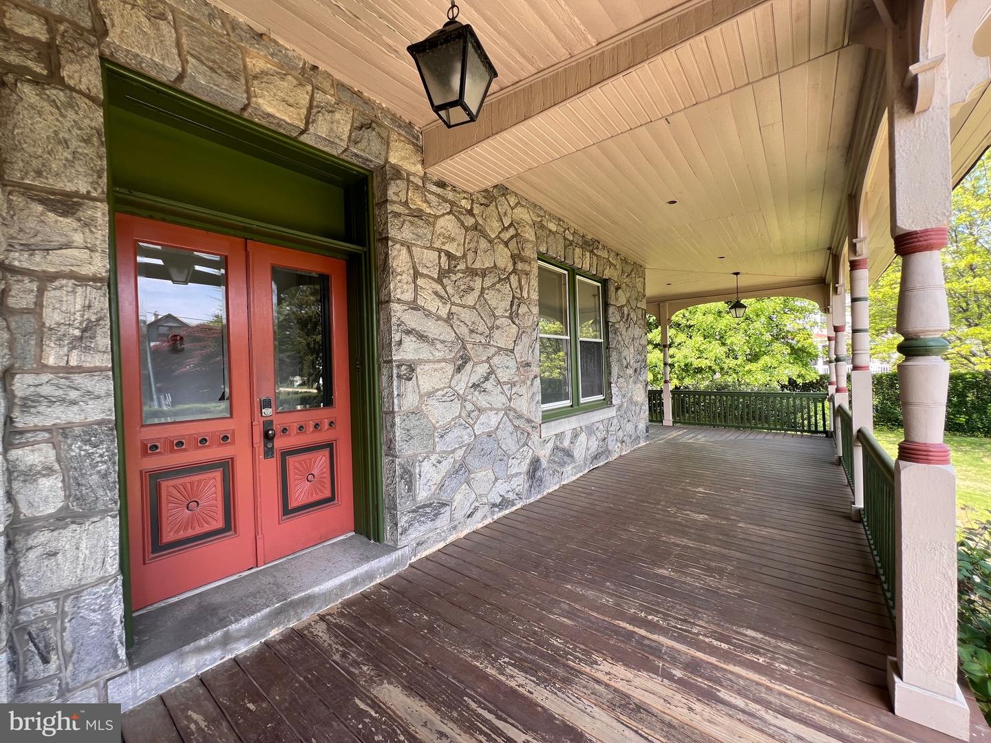 192 N Lansdowne Ave ##b1 Property Photo 3