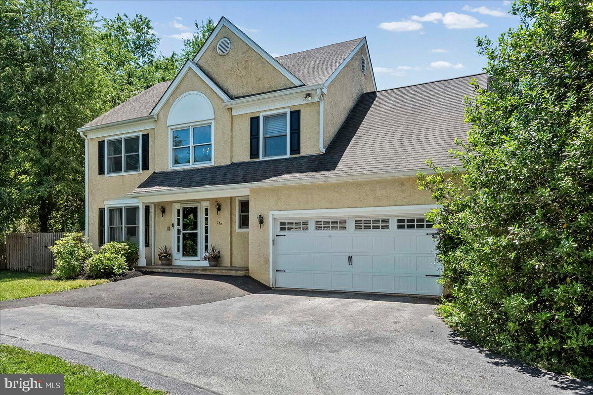 252 Highland Ave Property Photo 2