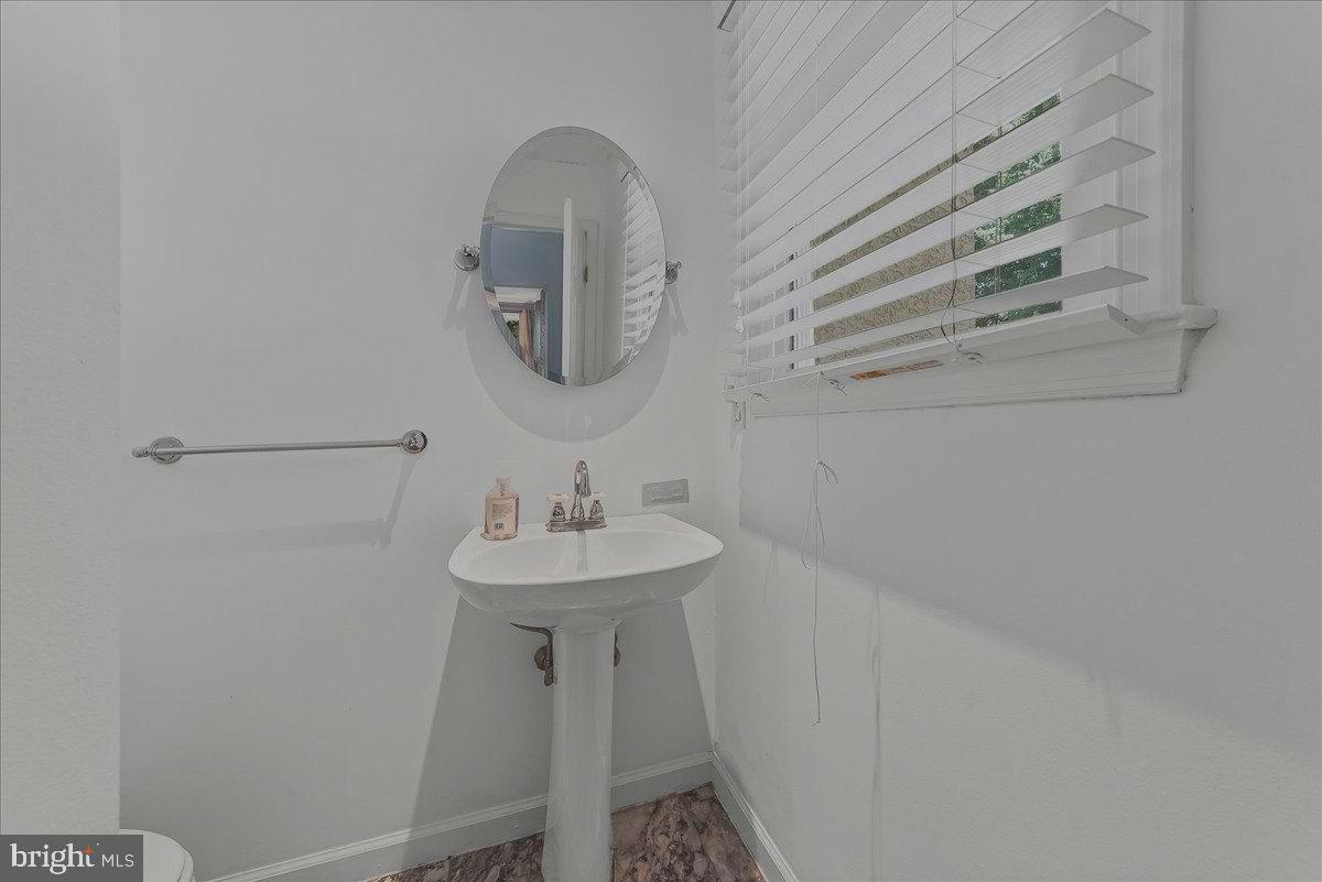 252 Highland Ave Property Photo 7