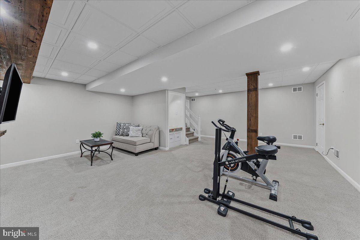 252 Highland Ave Property Photo 29