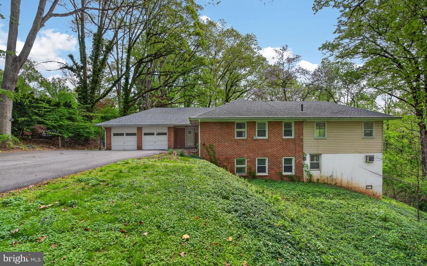 454 Kirk Ln Property Photo 1