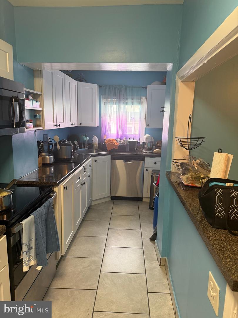 180 Park Pl Property Photo 10