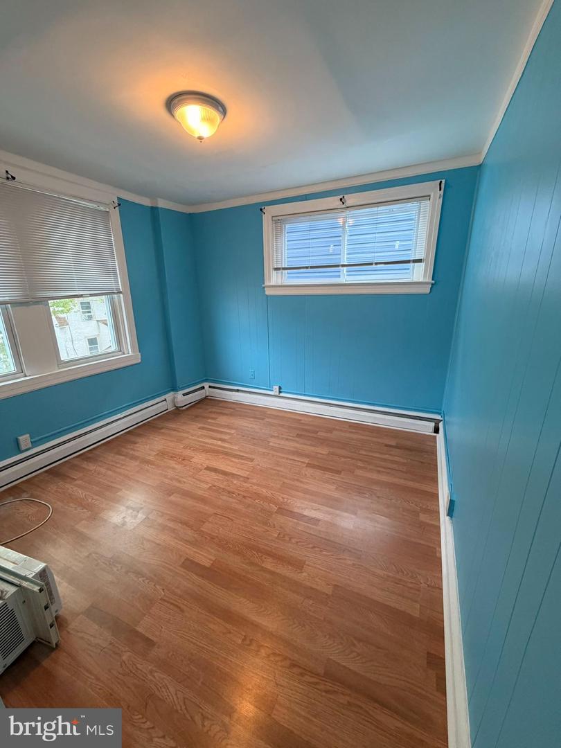 180 Park Pl Property Photo 19