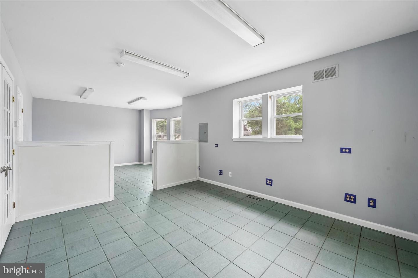 2201 Darby Road Property Photo 6
